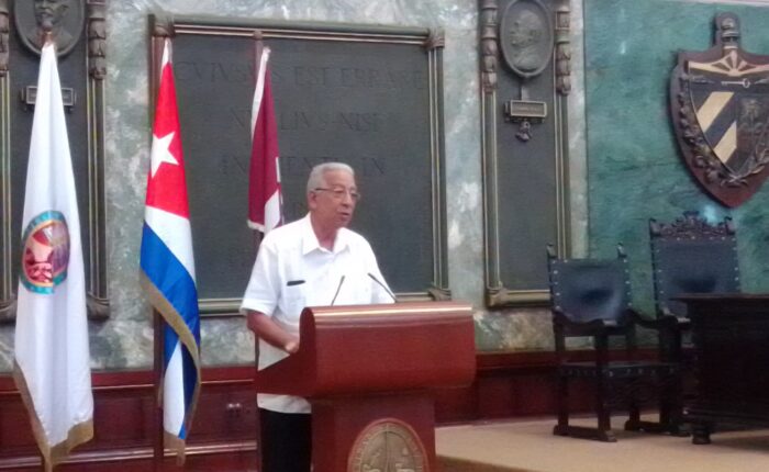 profesor Torres Cuevas
