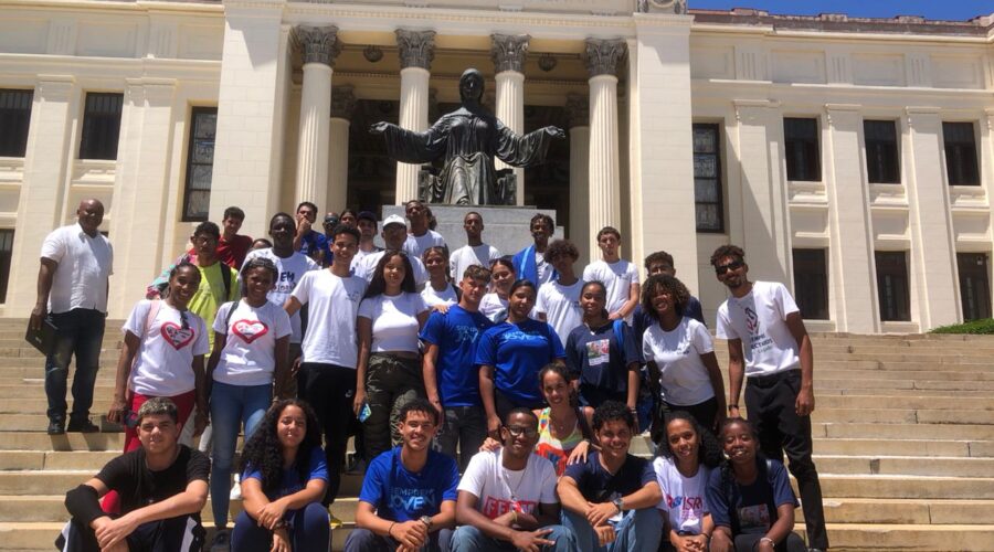 Juventud homenaje fidel