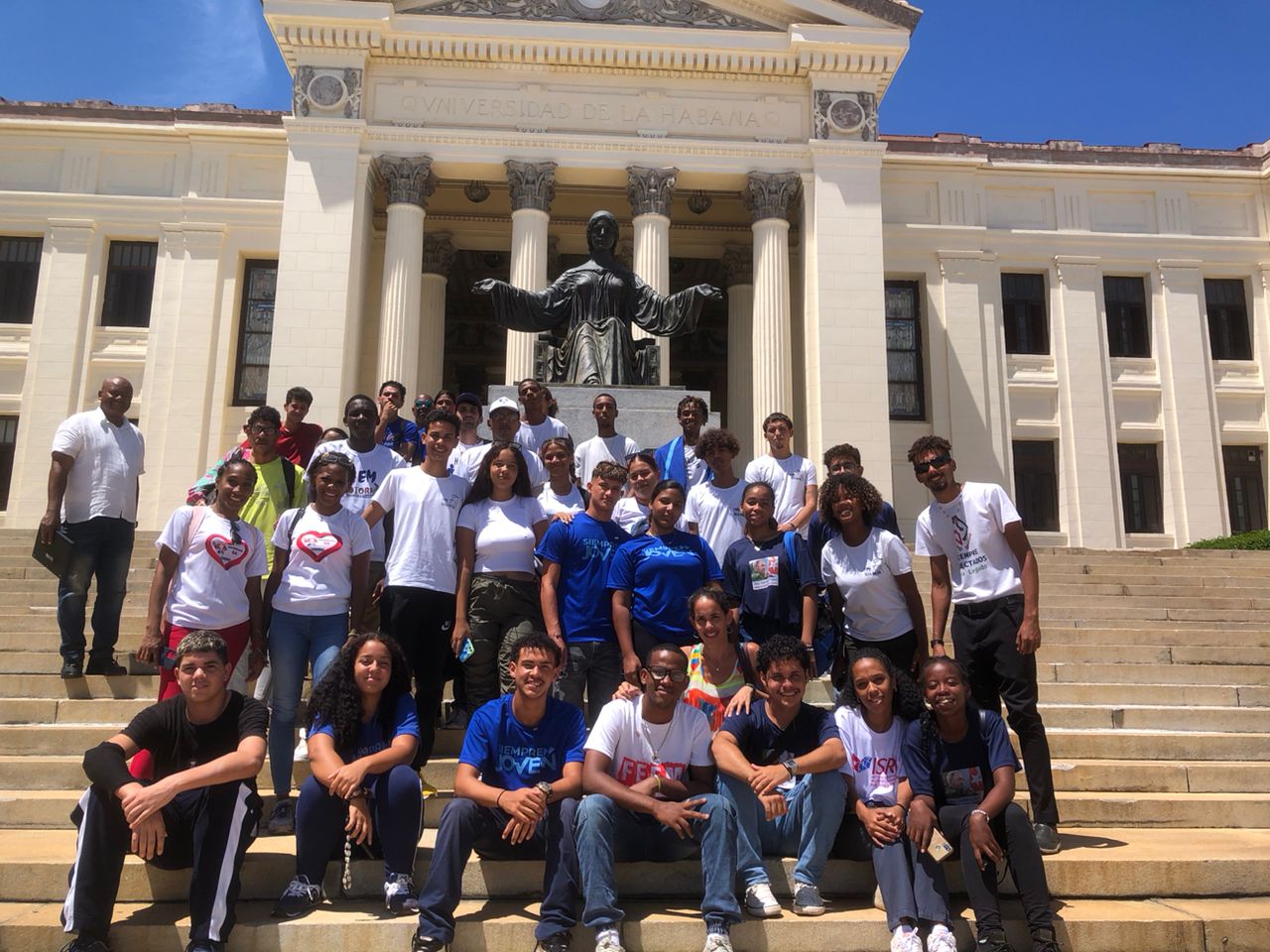 Juventud homenaje fidel